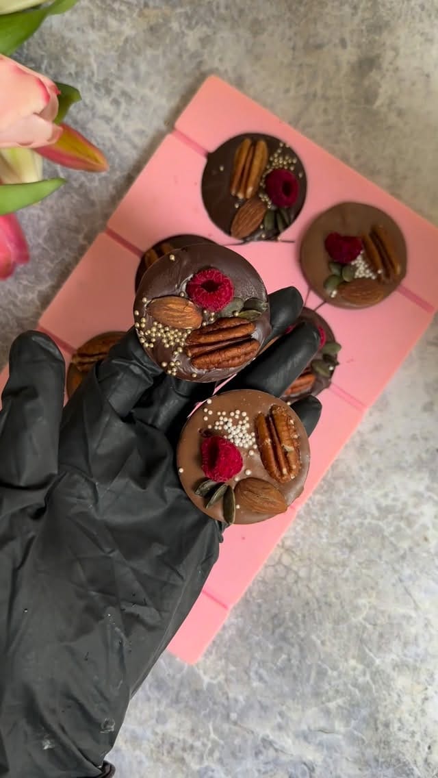 Post 1 by Personalised Artisan Chocolate on Instagram (video)