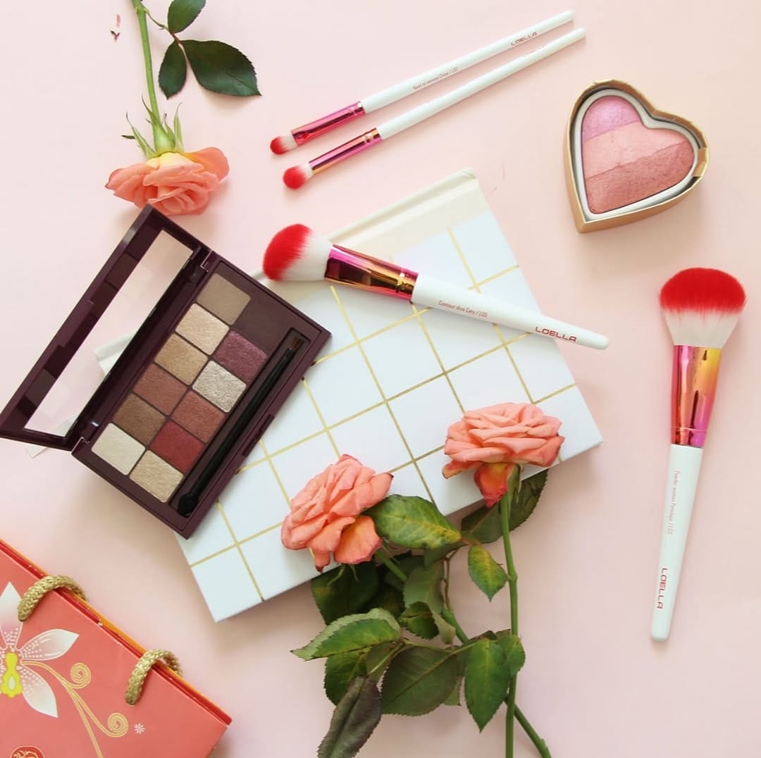 Post 1 by Loella | Makeup brushes on Instagram (image)