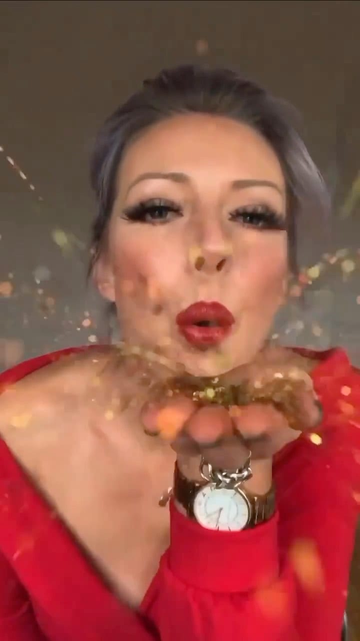 Post 2 by Loella | Makeup brushes on Instagram (video)
