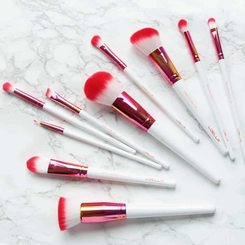 Post 8 by Loella | Makeup brushes on Instagram (image)