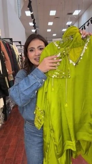 Post 1 by Simran Exclusive on Instagram (video)