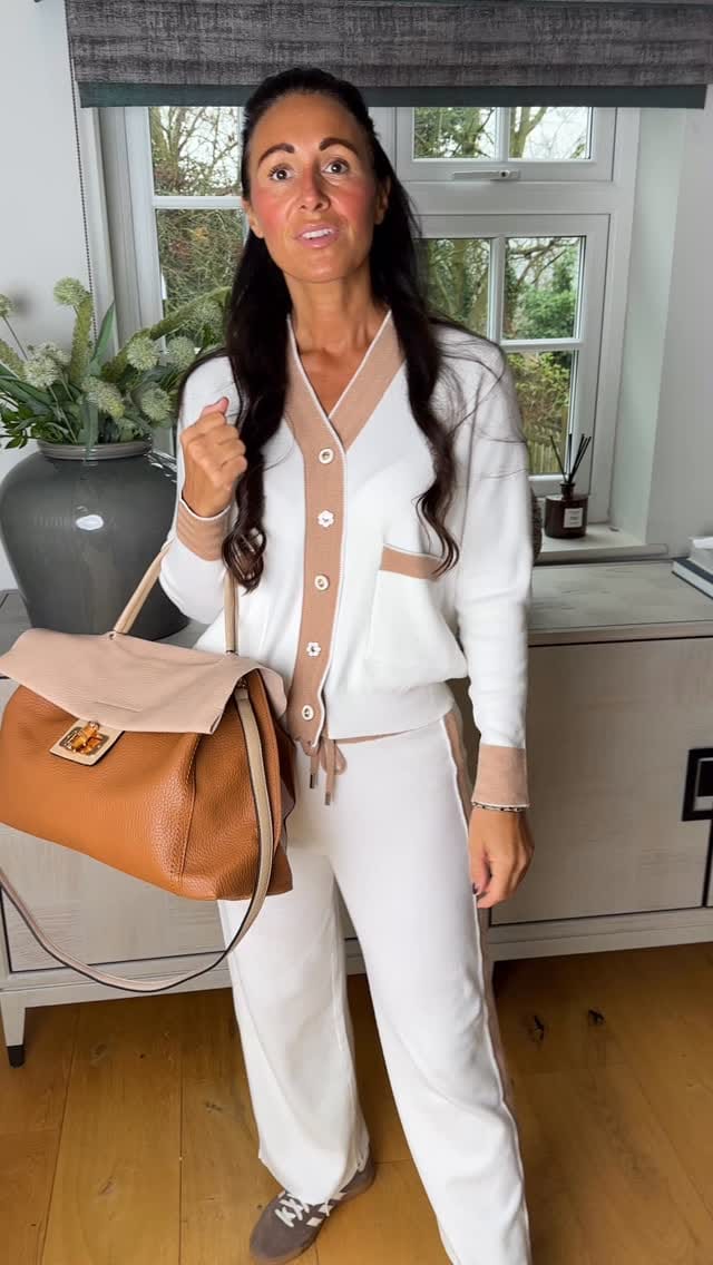 Post 2 by @bojangles_blush_essex on Instagram (video)