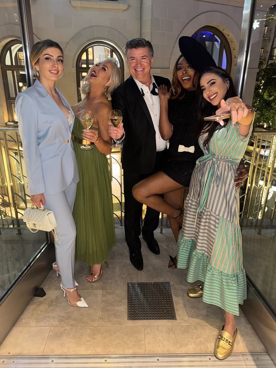 Post 7 by Minimal Beverly Hills™️ on Instagram (carousel)