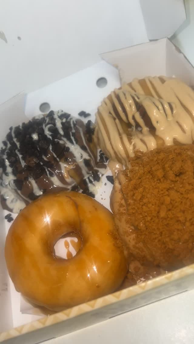 Post 2 by Land of Munchies on Instagram (video)