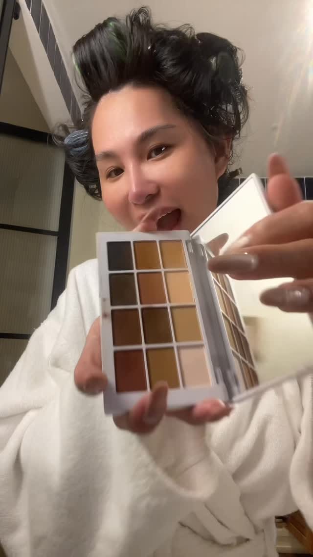 Post 2 by Kacey Lim on Instagram (video)