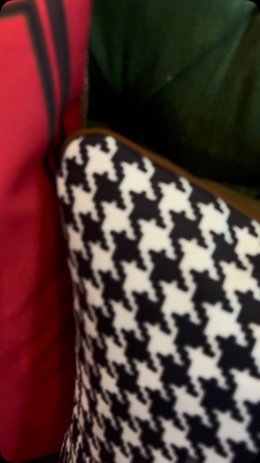 Post 6 by Cushion Designer سمانه on Instagram (video)