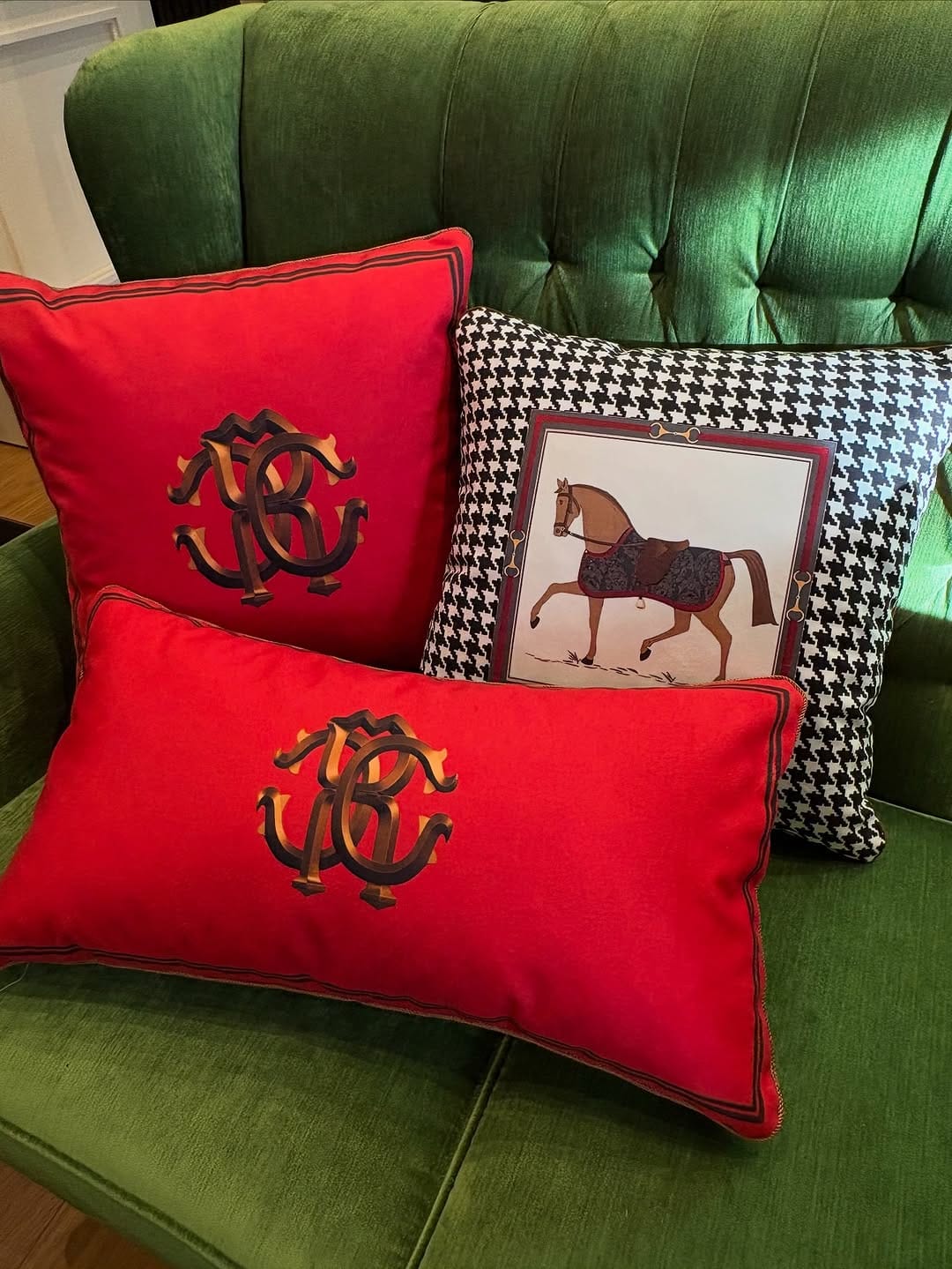Post 5 by Cushion Designer سمانه on Instagram (image)