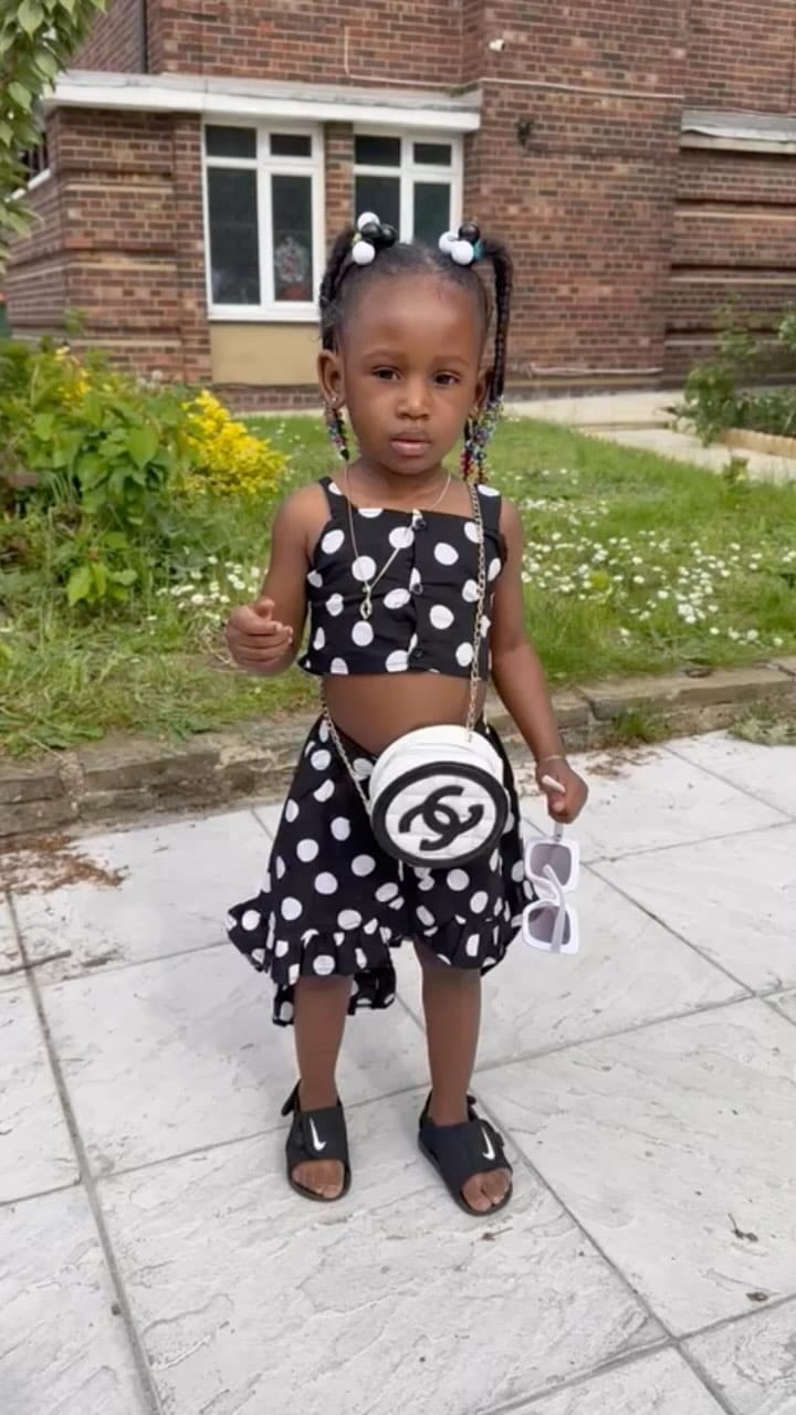 Post 6 by 🎀🌸💗Zoe Zara💗🌸🎀 on Instagram (video)