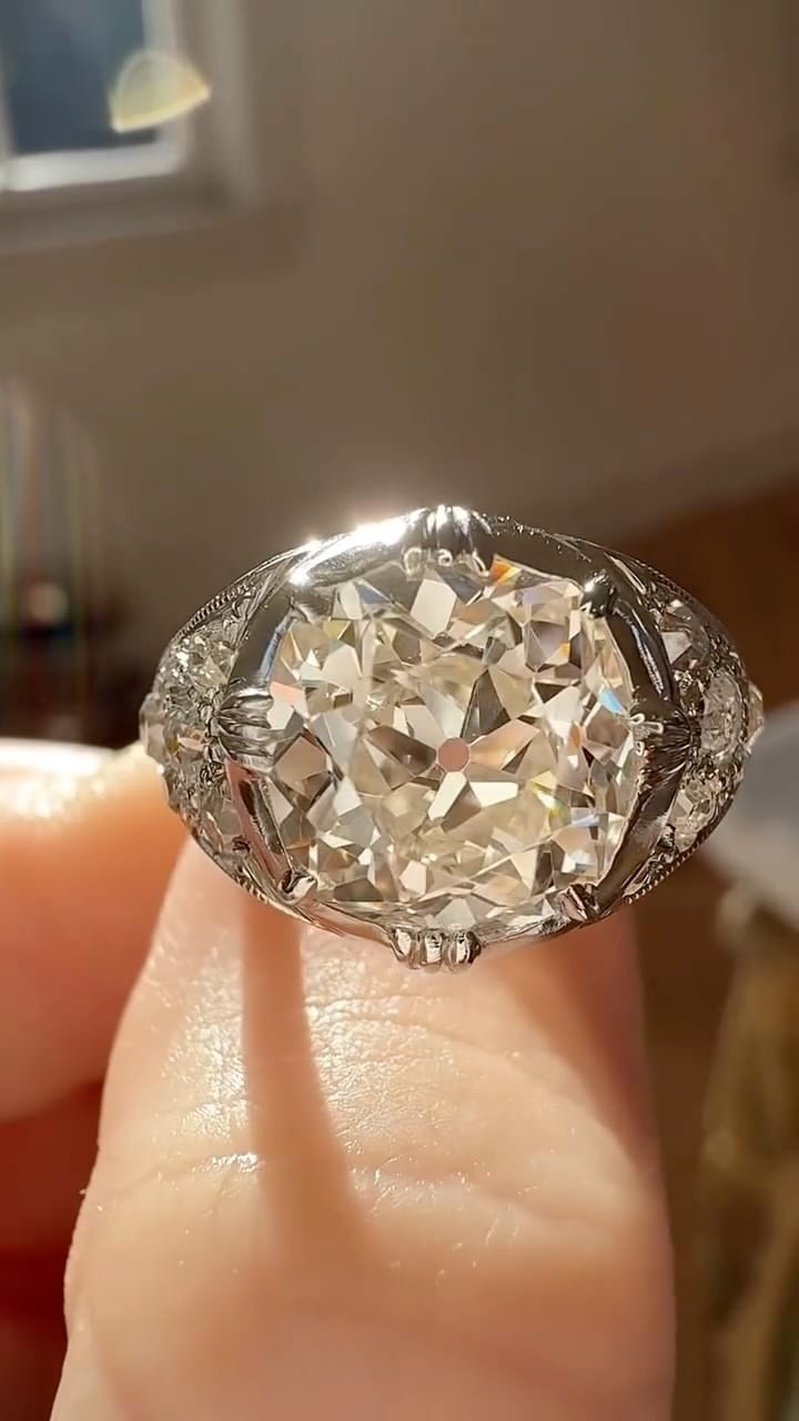 Post 5 by Andria Barboné Jewelry on Instagram (video)