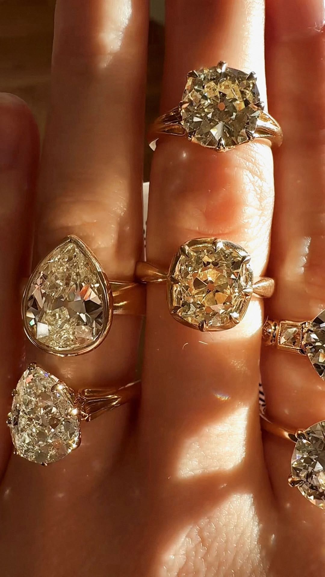 Post 9 by Andria Barboné Jewelry on Instagram (video)
