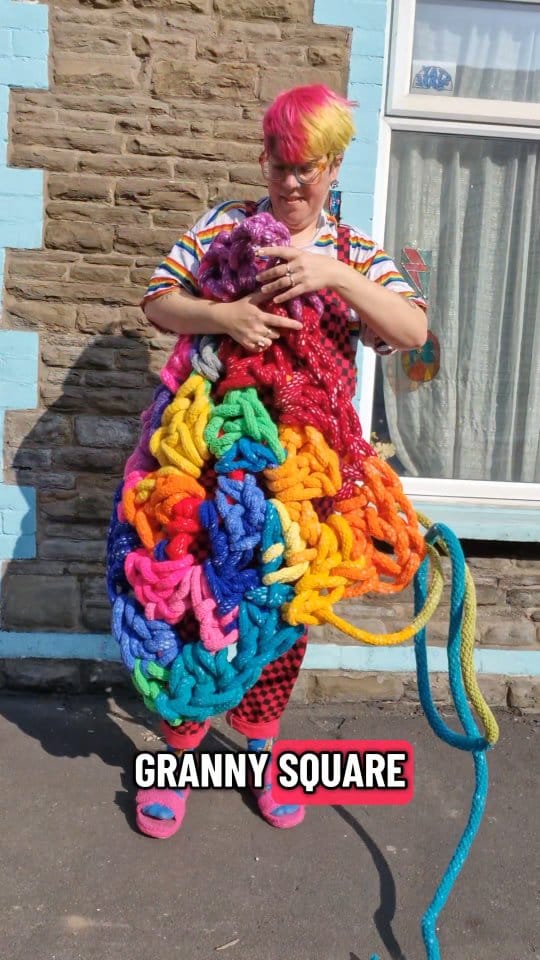 Post 10 by Fun, Colourful and Creative Workshops on Instagram (video)
