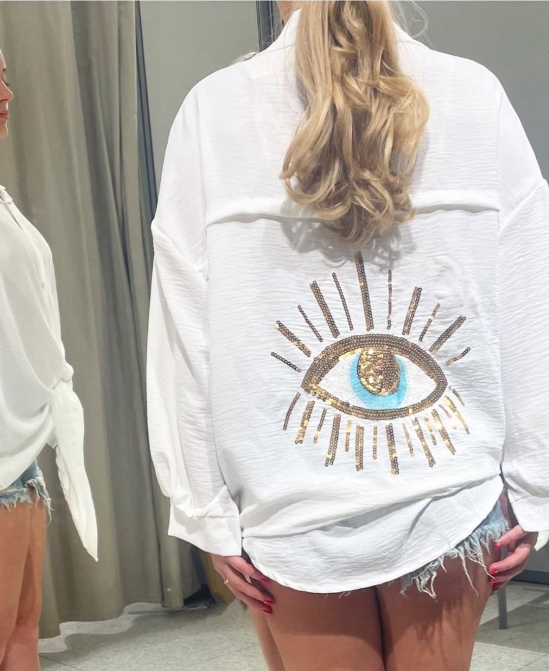 Post 5 by Elle’s Closet on Instagram (image)