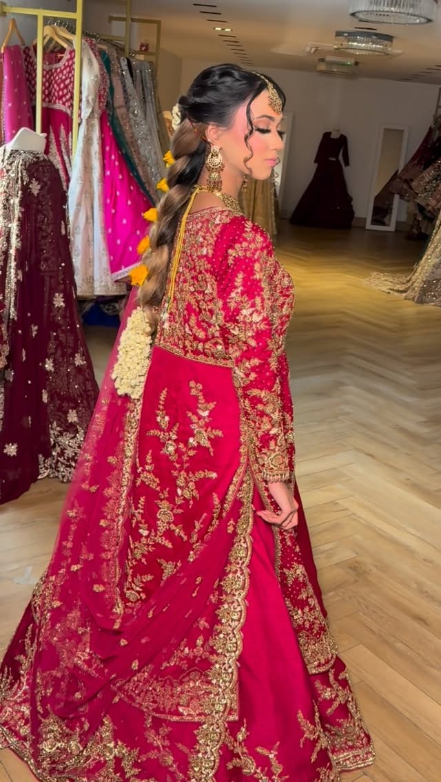 Post 2 by Seema Sarees on Instagram (video)