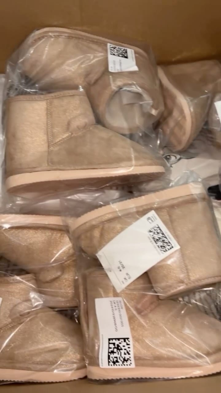 Post 5 by London kids Outlet on Instagram (video)
