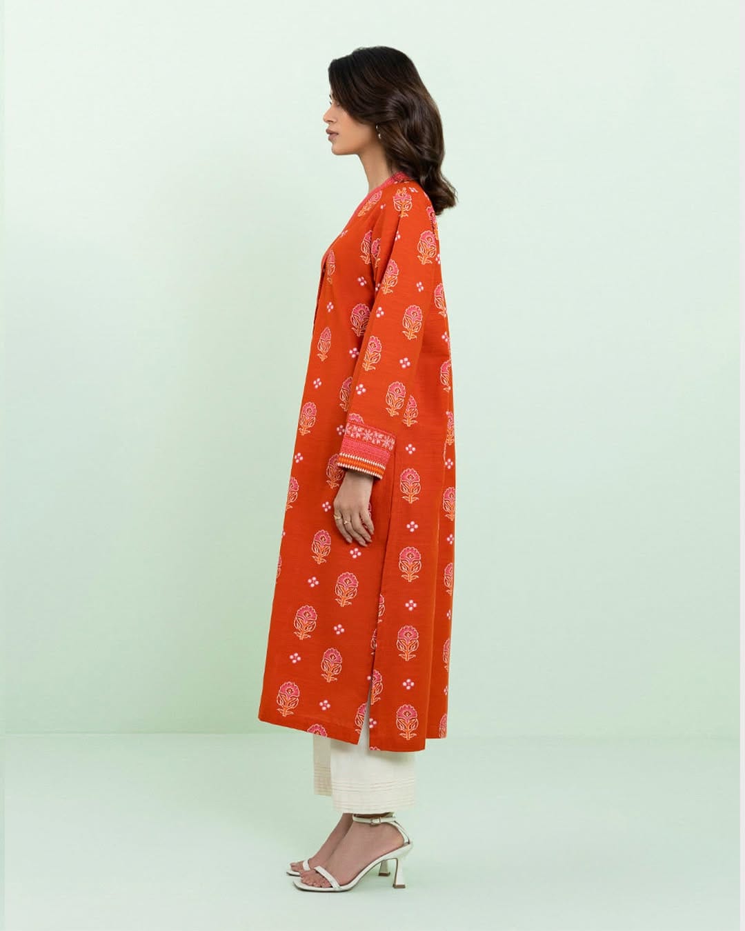 Post 5 by Pakistan Fashion Lounge on Instagram (image)