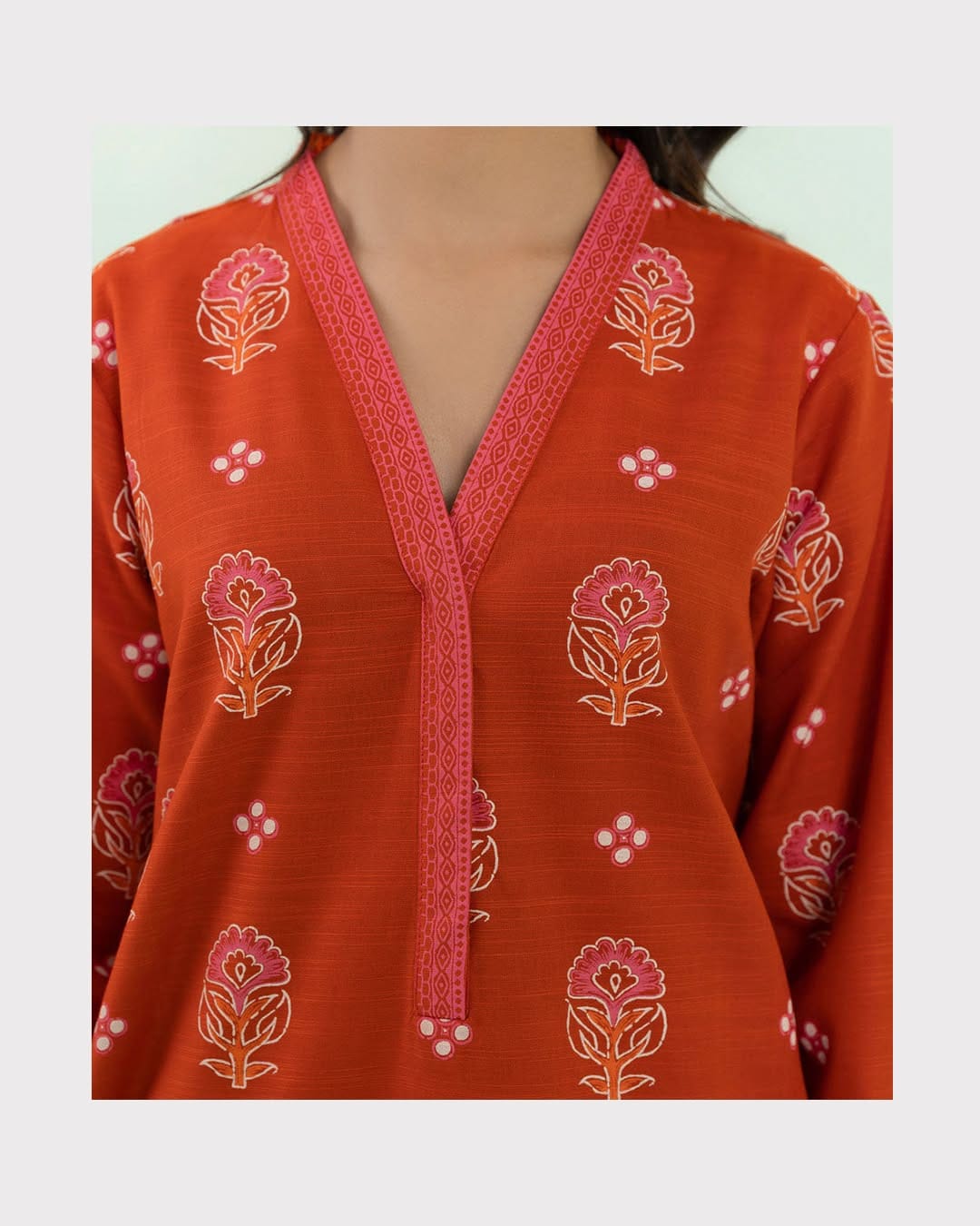 Post 6 by Pakistan Fashion Lounge on Instagram (image)