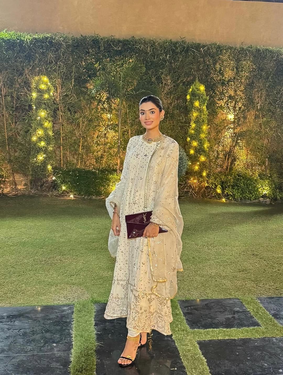 Post 8 by MEENU PANNU LABEL on Instagram (carousel)