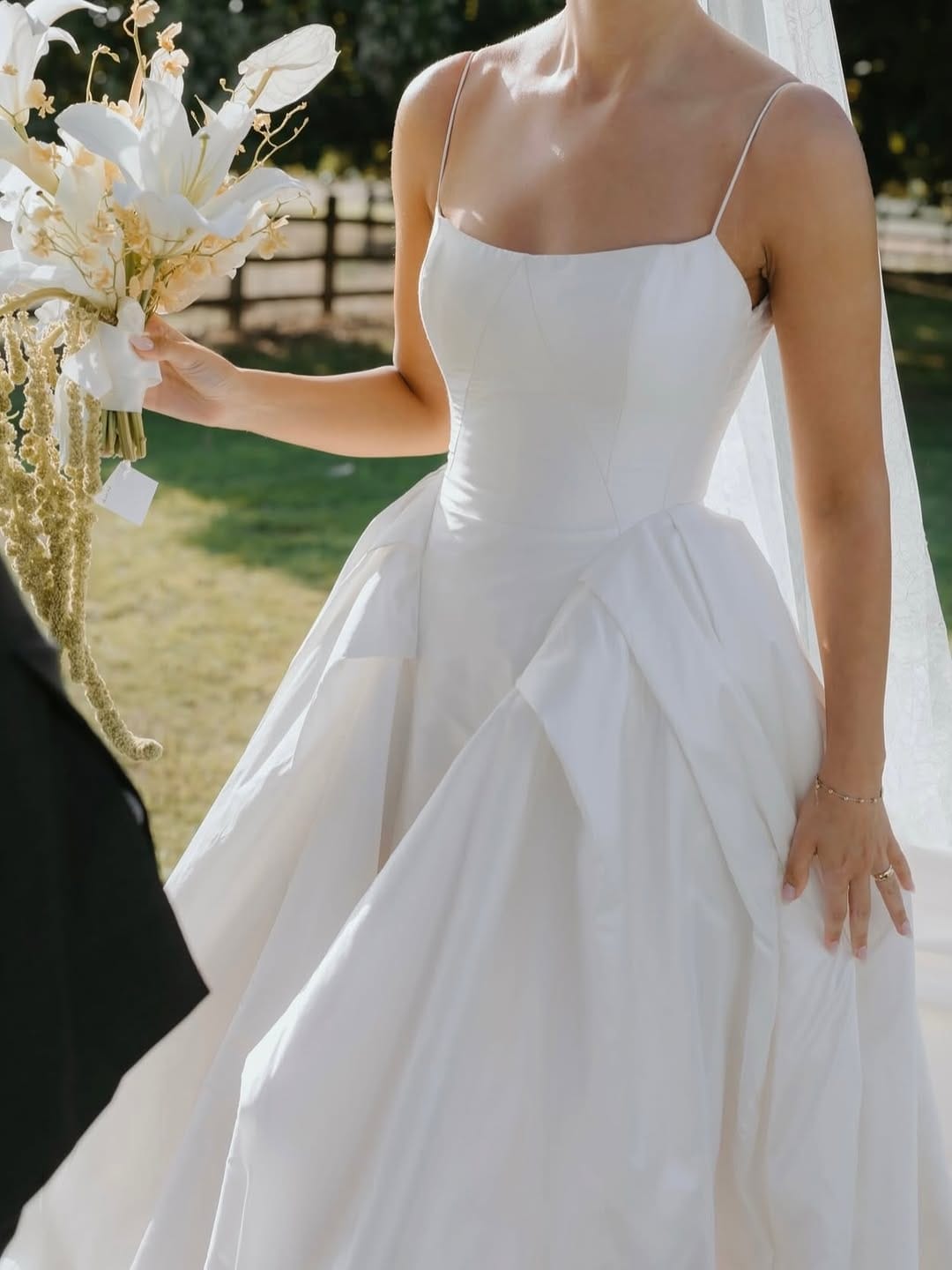 Post 9 by Ellie Sanderson BRIDE on Instagram (carousel)