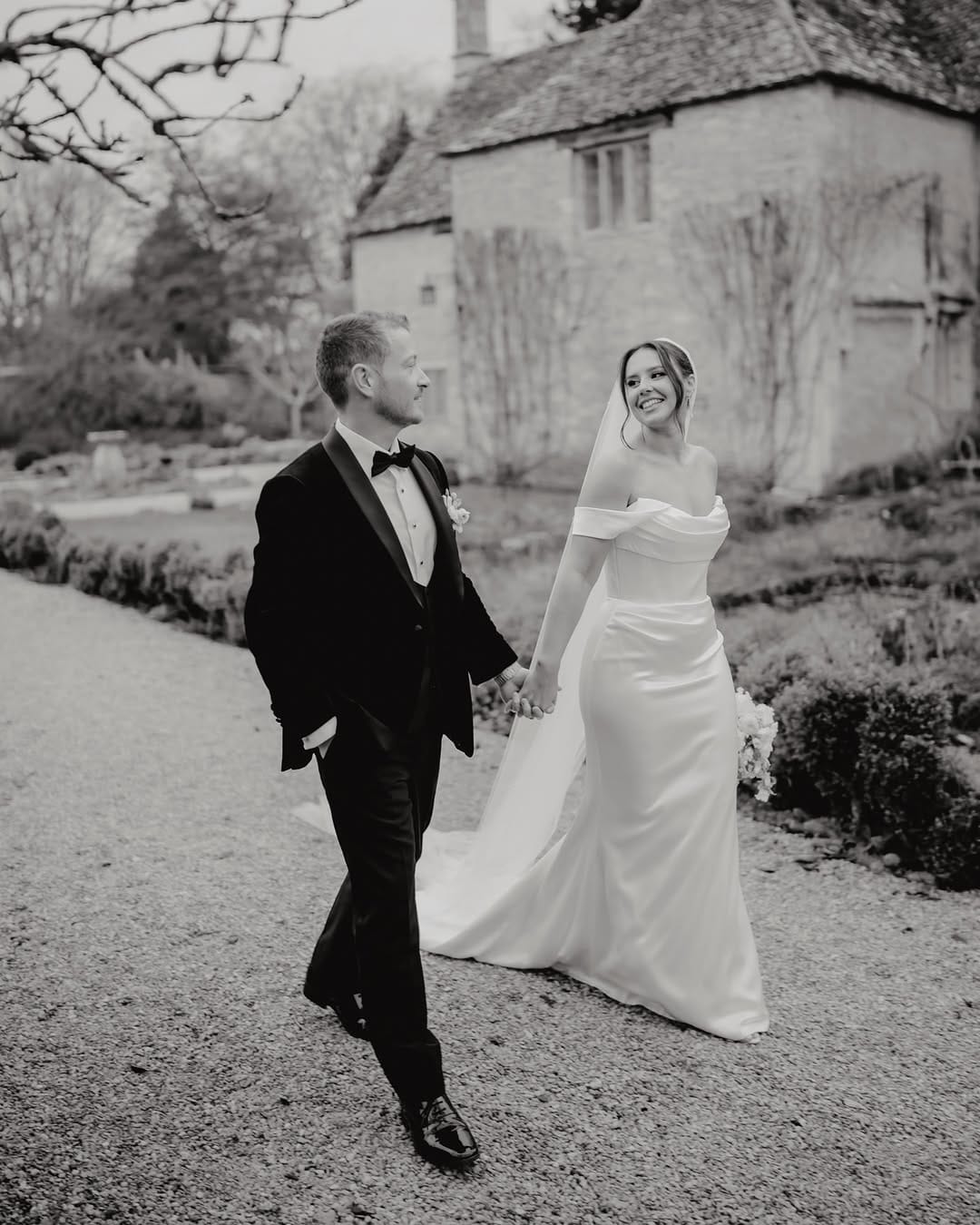 Post 6 by Ellie Sanderson BRIDE on Instagram (carousel)