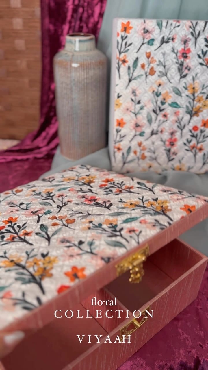 Post 8 by VIYAAH ACCESORIES on Instagram (video)