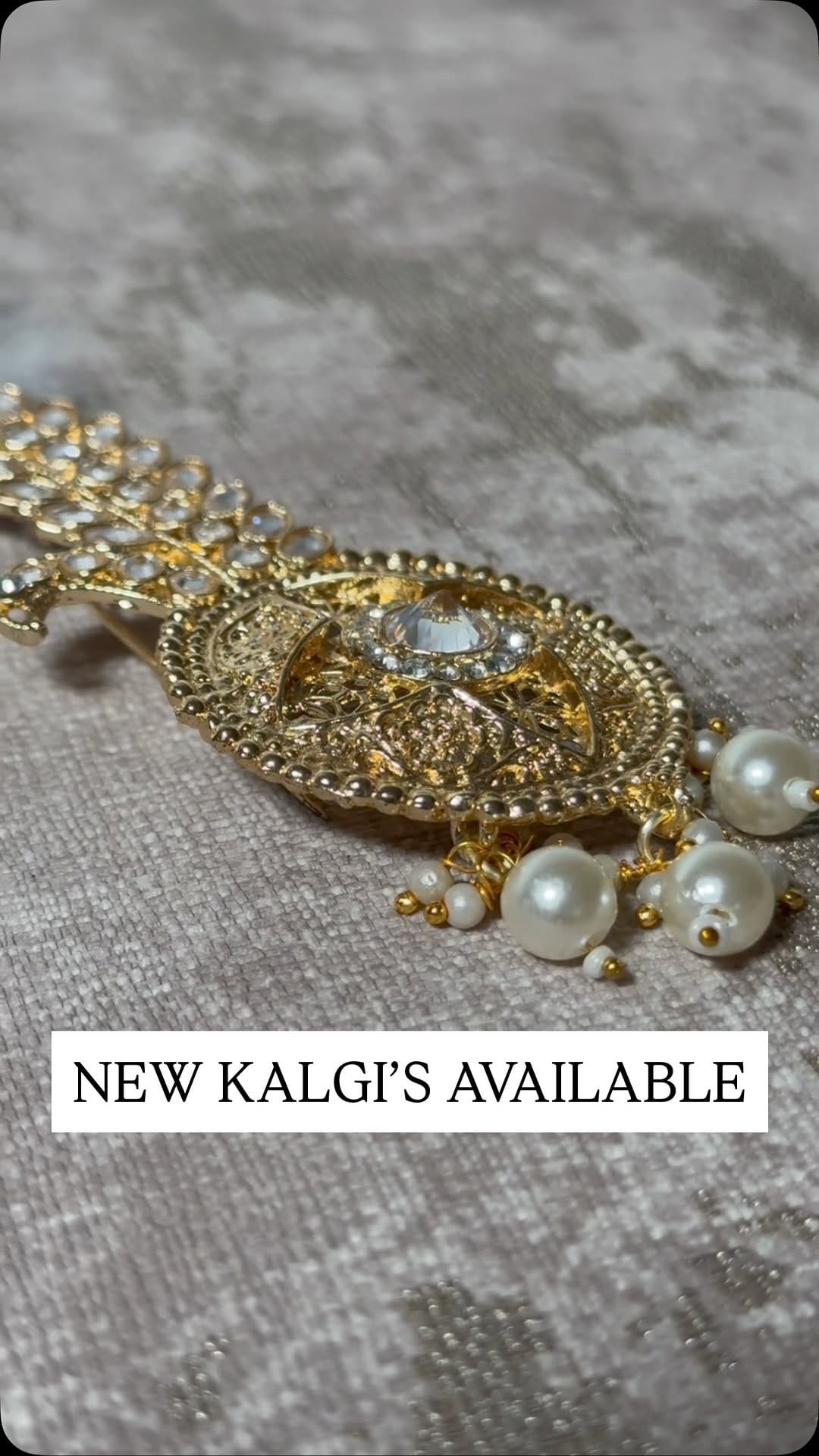 Post 4 by VIYAAH ACCESORIES on Instagram (video)