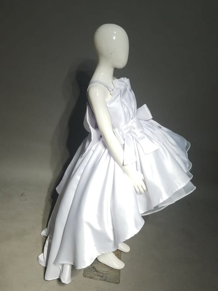 Post 5 by BALL DRESSES By MANDD on Instagram (carousel)