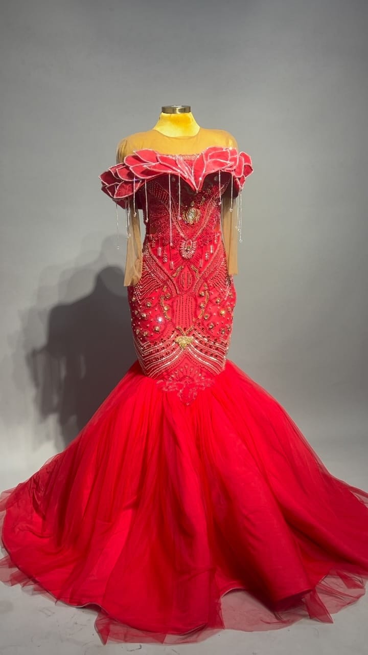 Post 8 by BALL DRESSES By MANDD on Instagram (video)