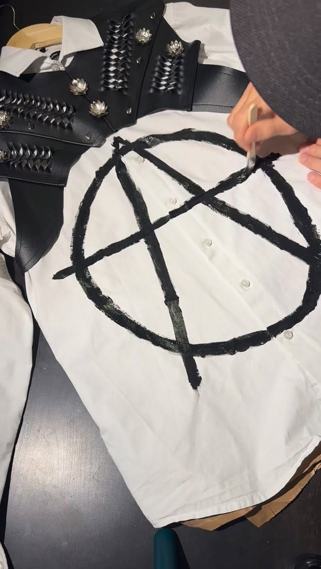 Post 2 by Stevie Crowne on Instagram (video)