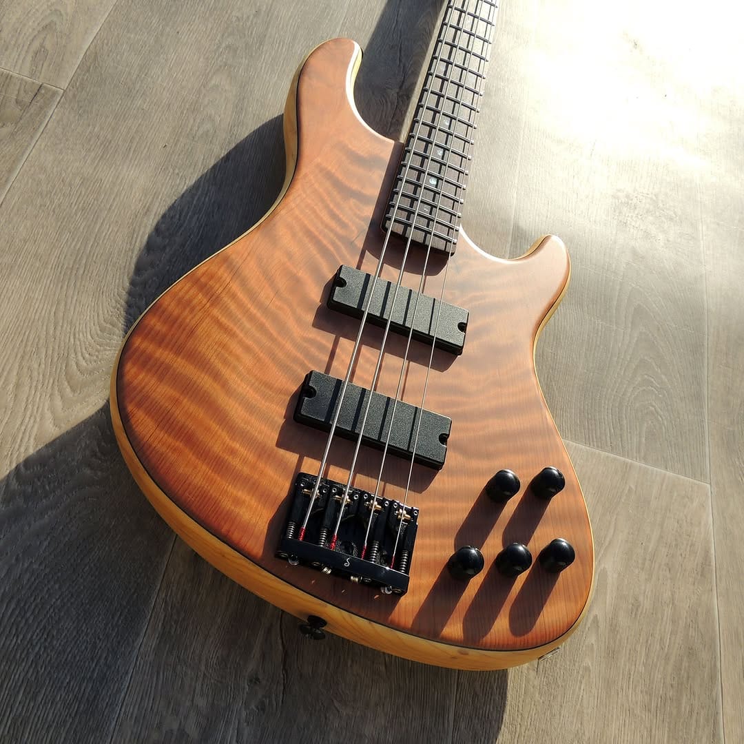 Post 3 by Shuker Guitars on Instagram (image)