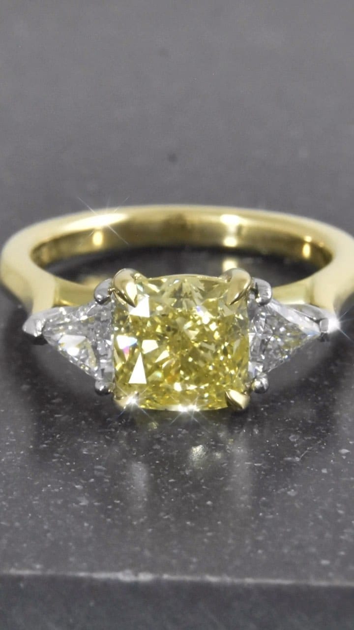 Post 10 by London Rocks Jewellery on Instagram (video)