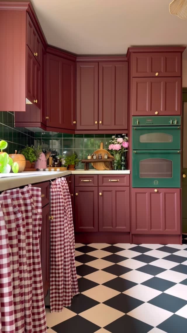 Post 1 by Ola Zwolenik on Instagram (video)