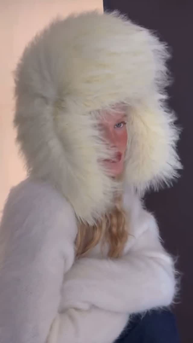 Post 2 by Elynn Estelle on Instagram (video)