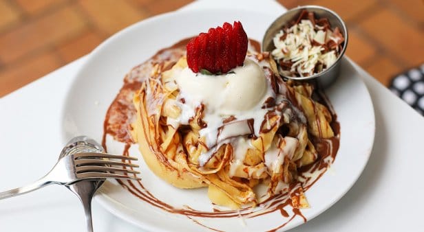 Post 2 by Tella Balls Dessert Bar on Instagram (image)