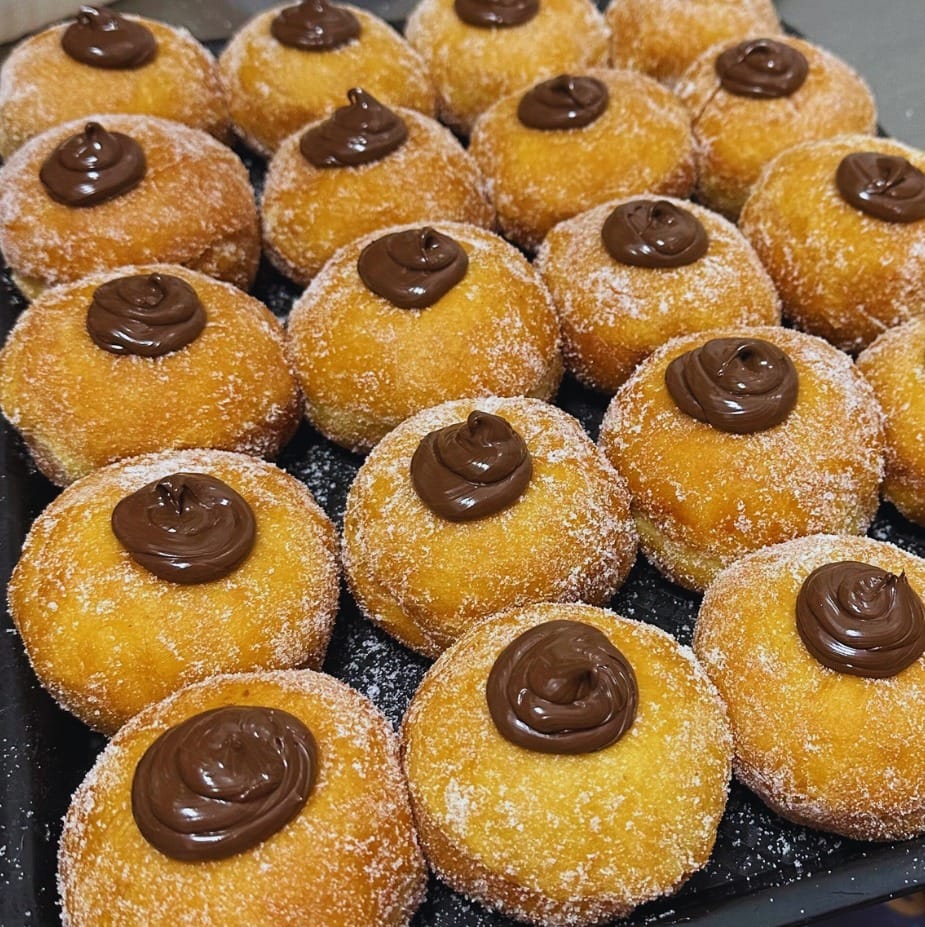 Post 5 by Tella Balls Dessert Bar on Instagram (image)