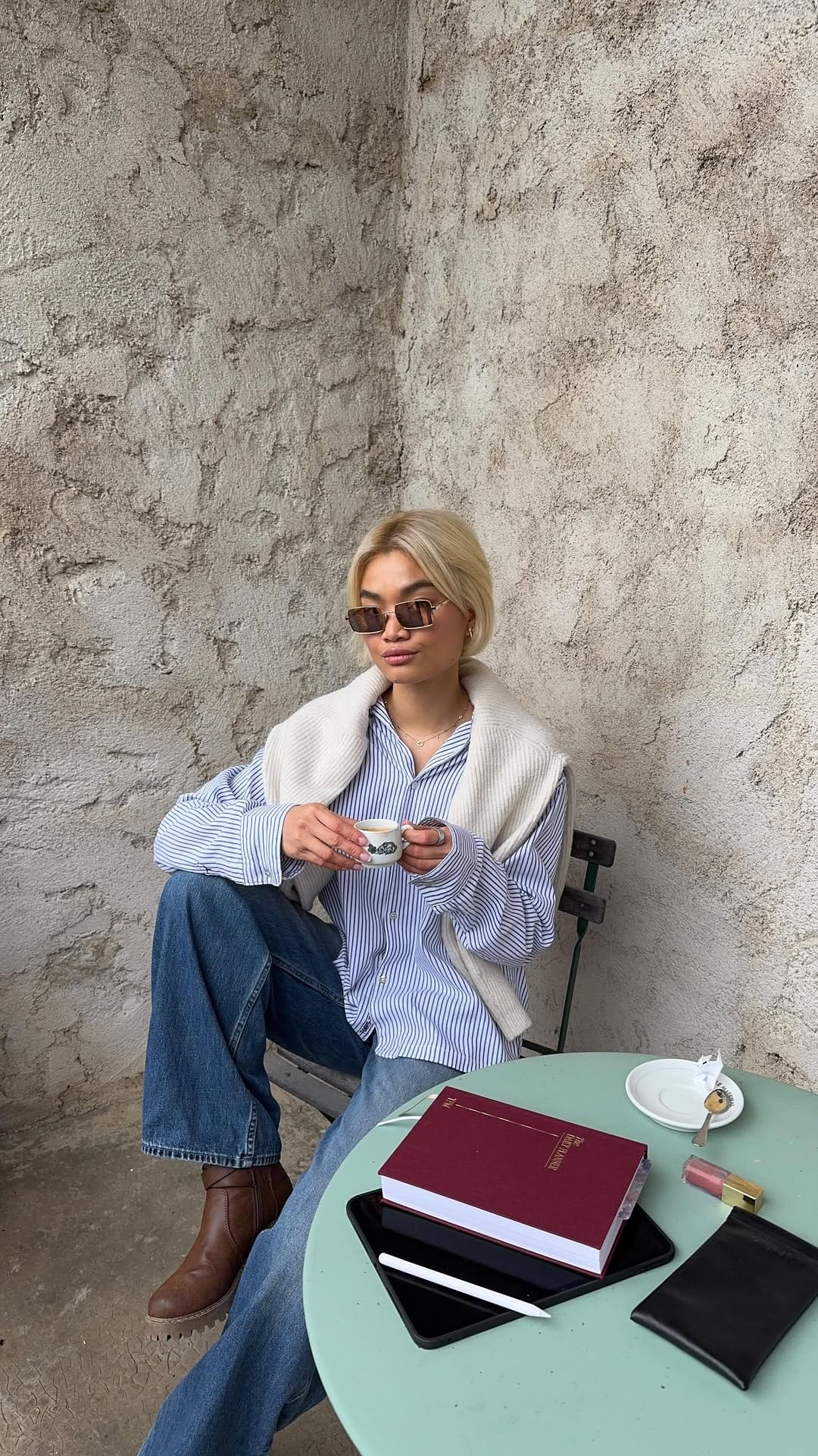 Post 2 by Ella Eiveren on Instagram (video)