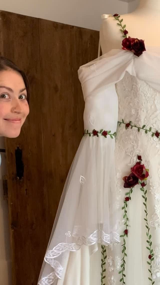 Post 1 by Meg Lara Atelier on Instagram (video)