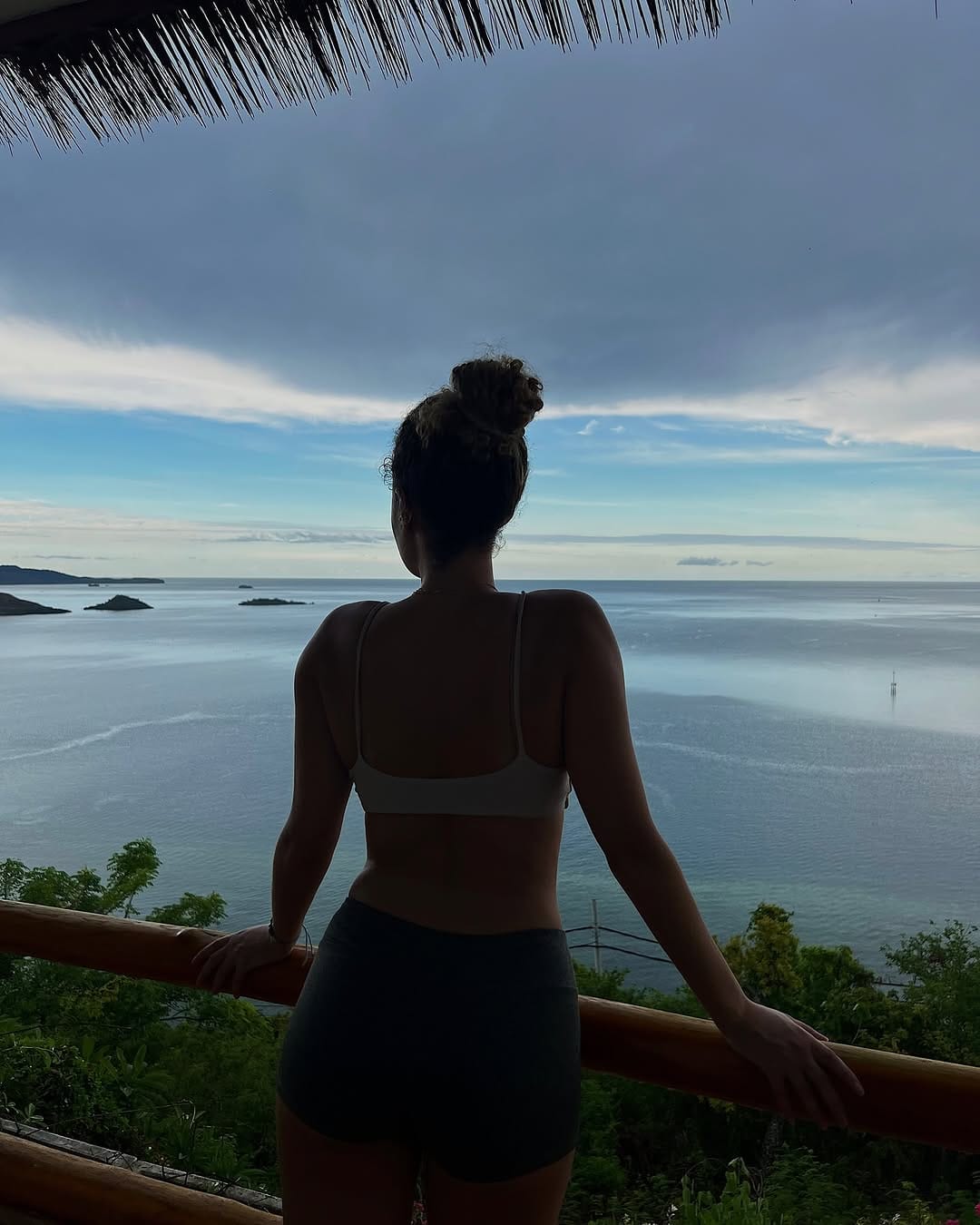 Post 9 by Lara Never Laura on Instagram (image)