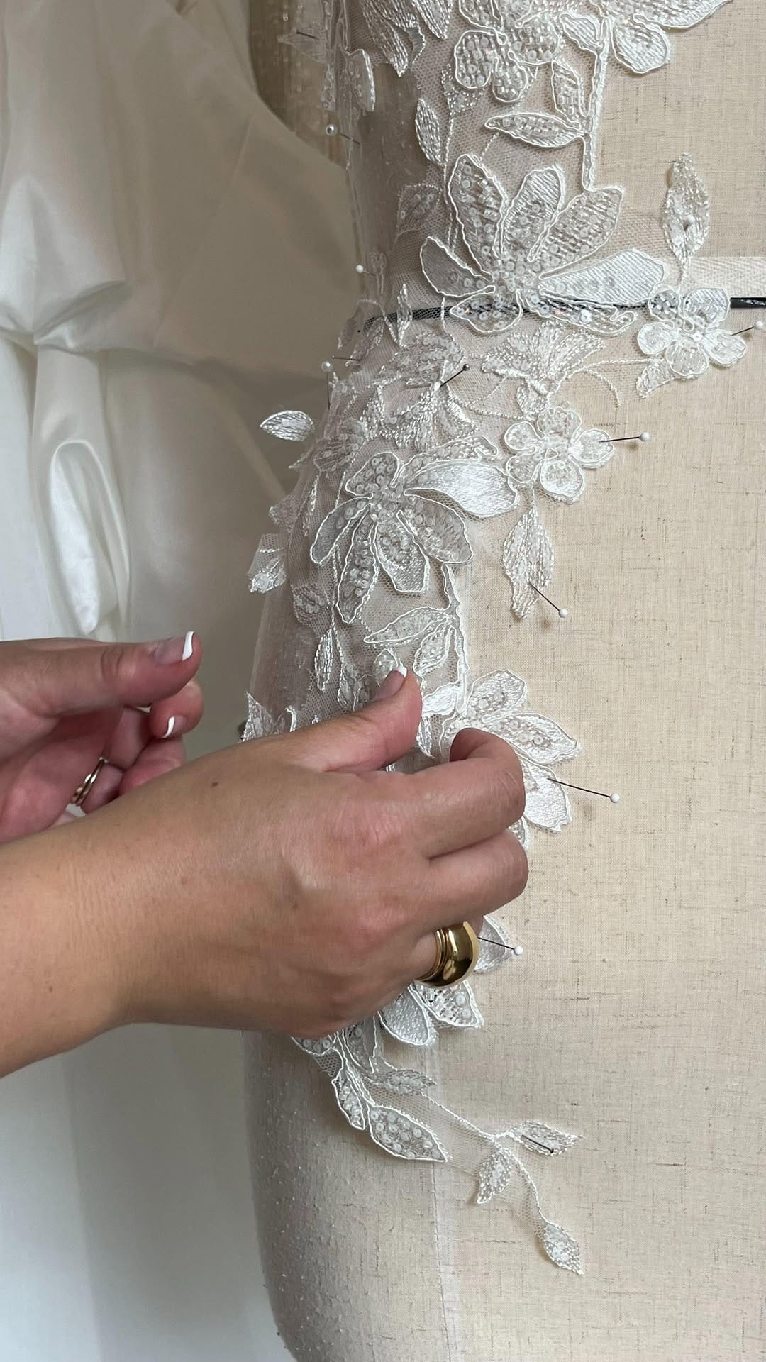 Post 4 by MARCELA GIOCANTI | LONDON BRIDAL ATELIER on Instagram (video)