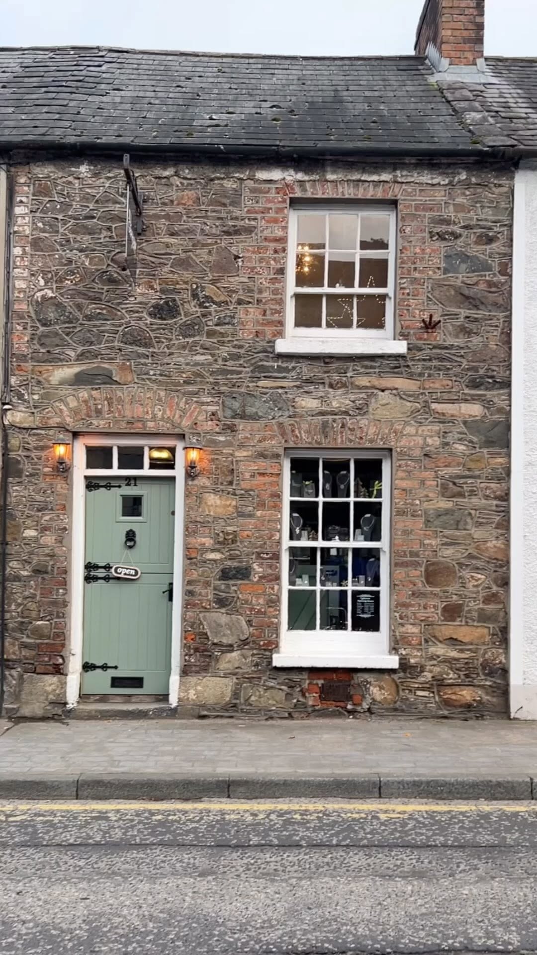 Post 9 by Jill Graham Jewellery on Instagram (video)