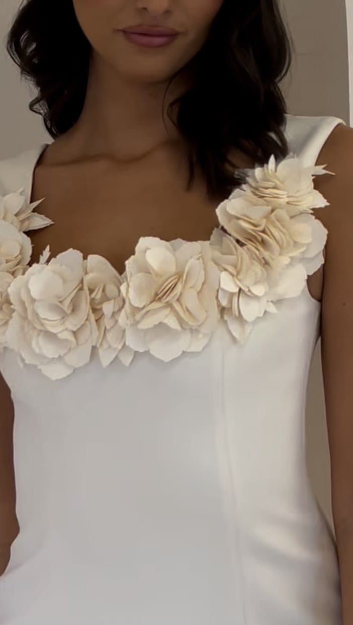 Post 9 by Chi Chi London on Instagram (video)
