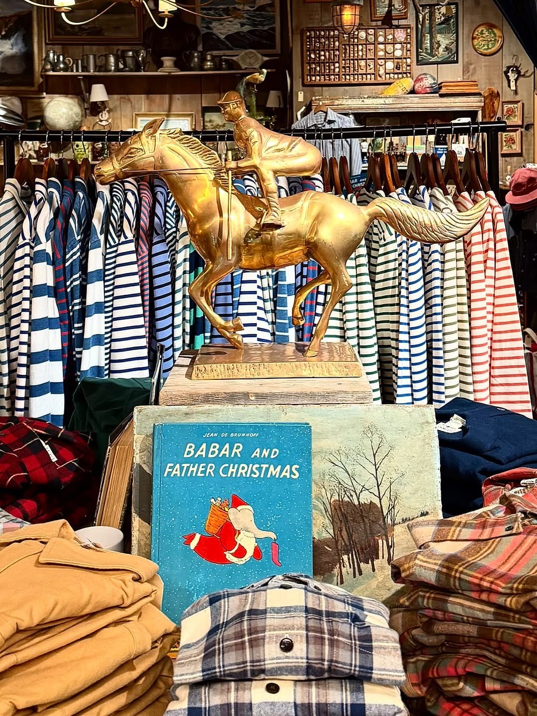 Post 5 by MATE GALLERY on Instagram (carousel)