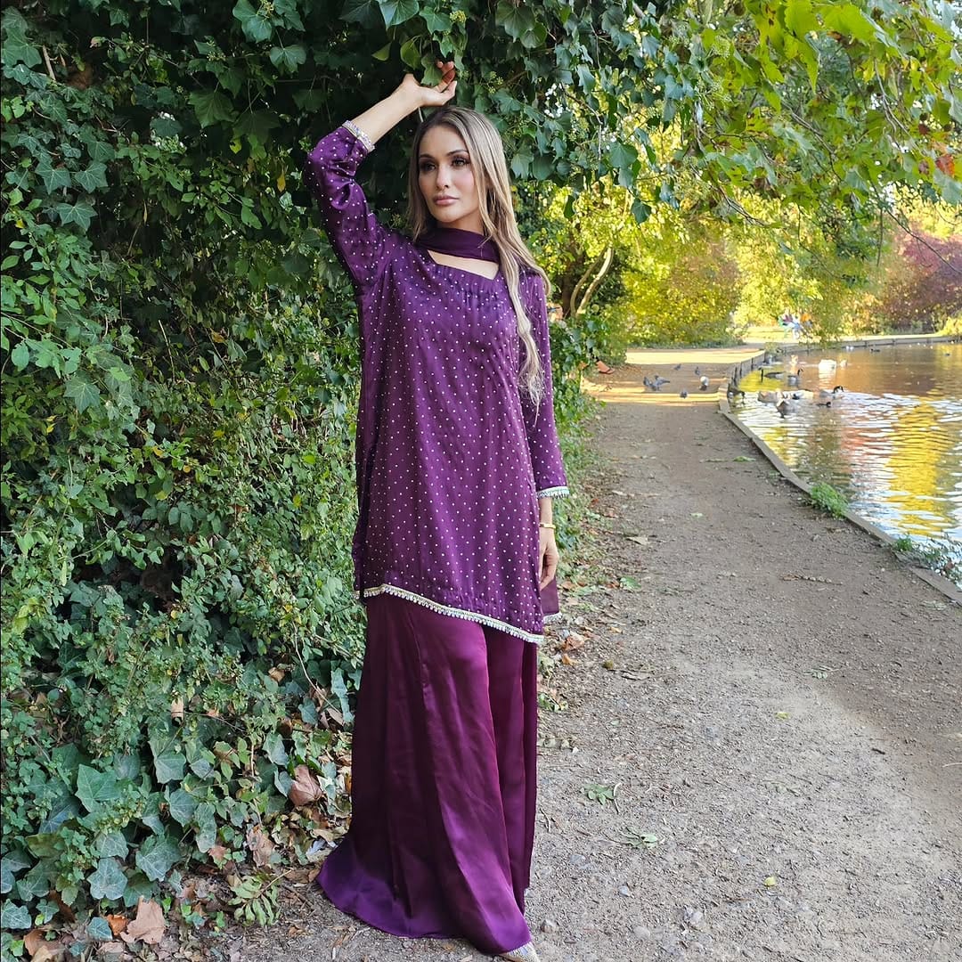 Post 4 by Sarah Zaaraz on Instagram (image)