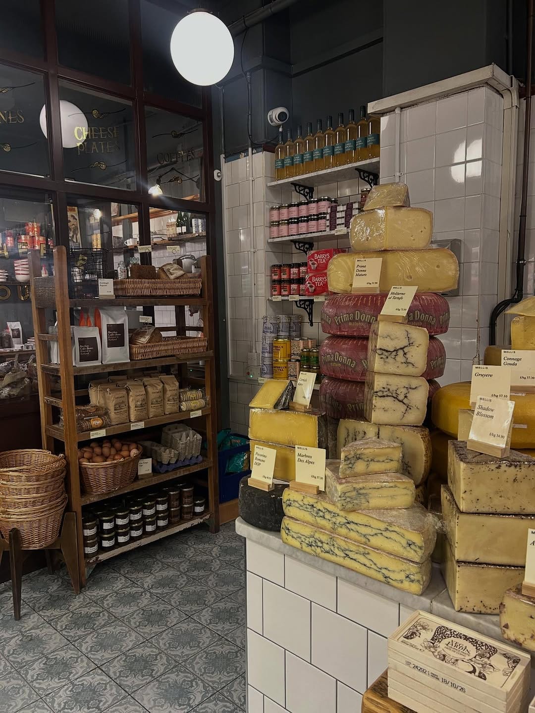 Post 3 by Mellis Cheese on Instagram (image)