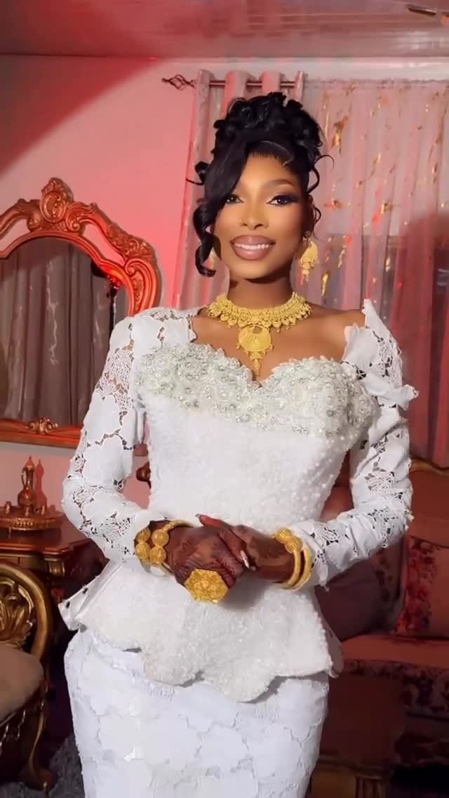 Post 3 by Jongoma Closet on Instagram (video)