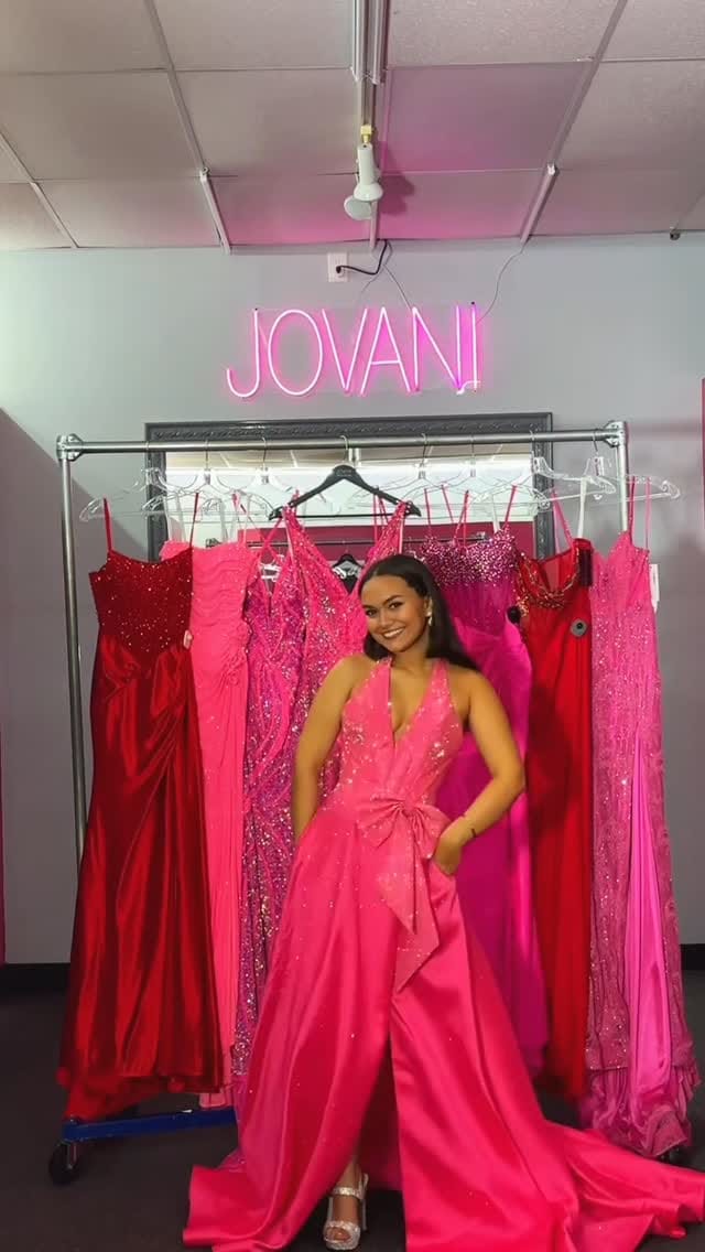 Post 4 by ✨Atiana's Boutique- TOP PROM STORE✨ on Instagram (video)