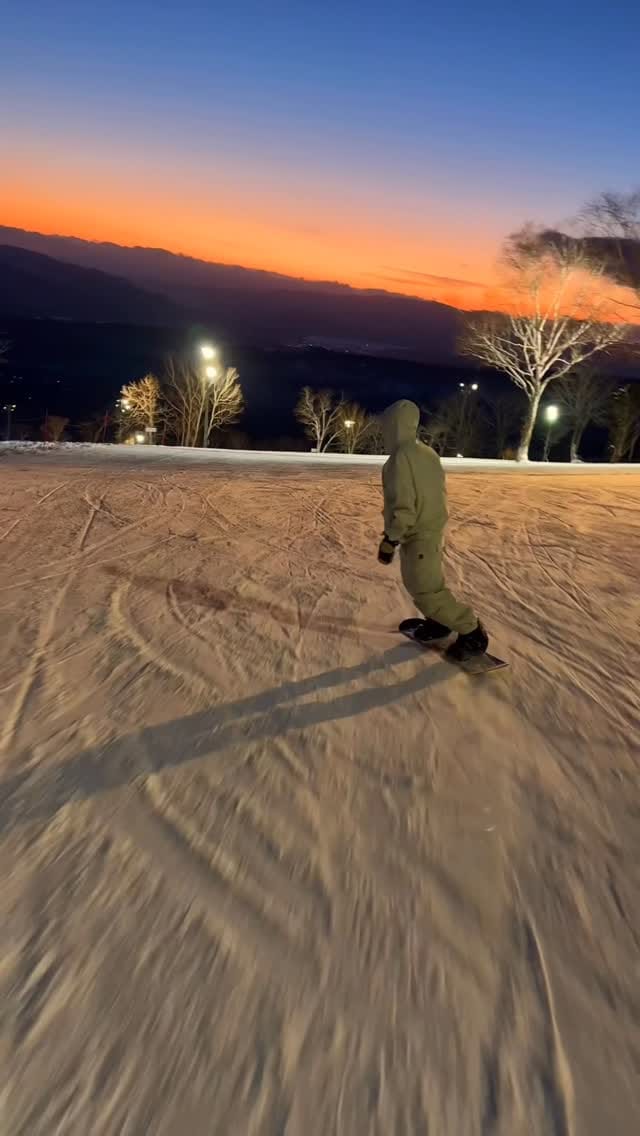 Post 1 by A R I A N A on Instagram (video)