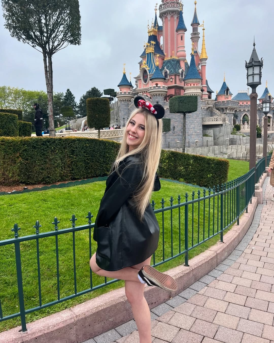 Post 3 by Alexis Holly | Fashion inspo ♡ on Instagram (carousel)