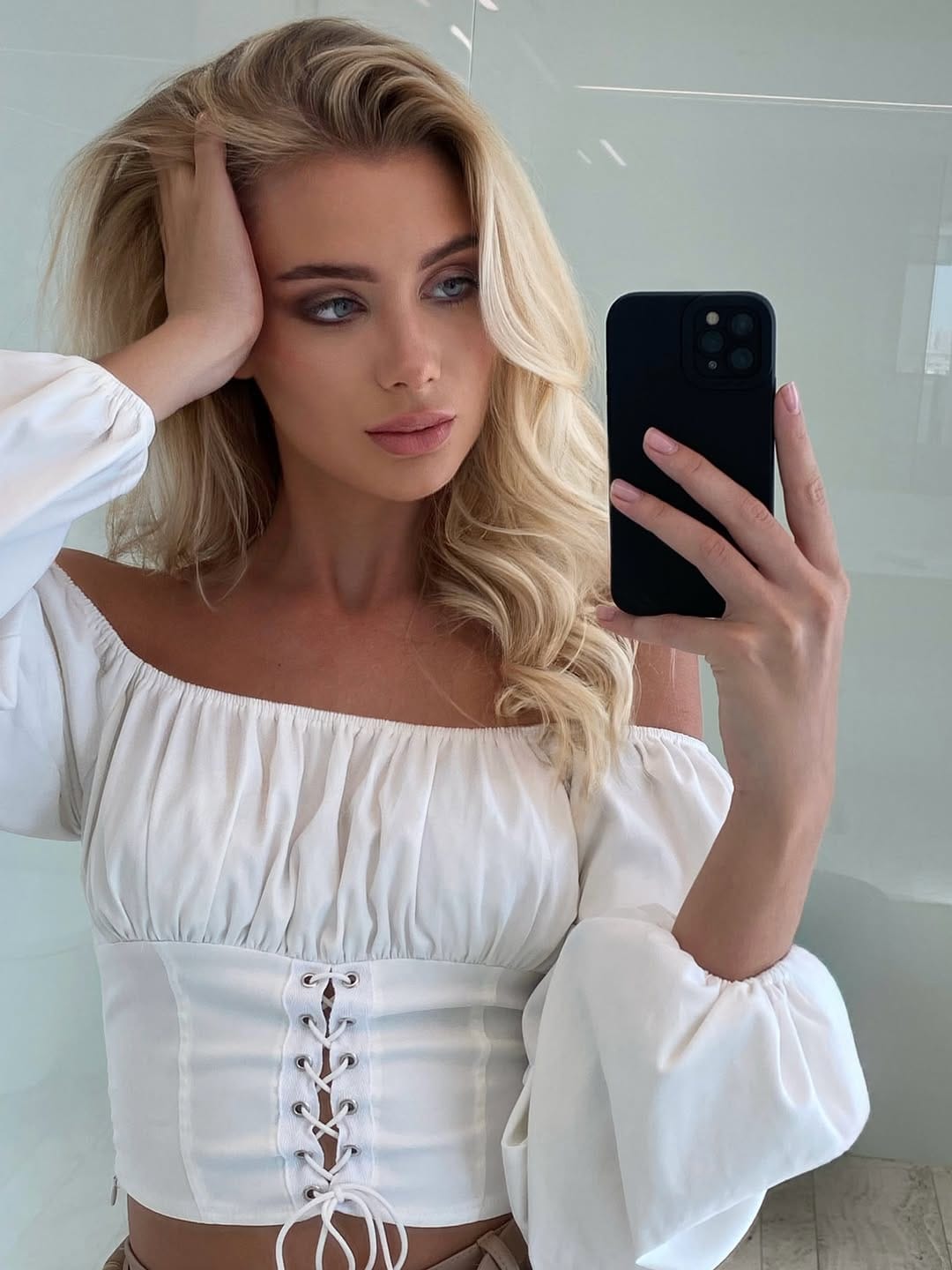 Post 2 by Anastasia Naiv on Instagram (carousel)