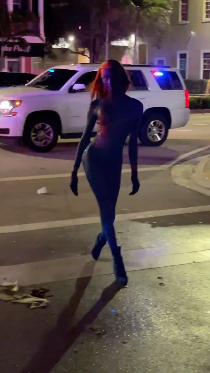 Post 6 by KENDALL H. 🏩 on Instagram (video)