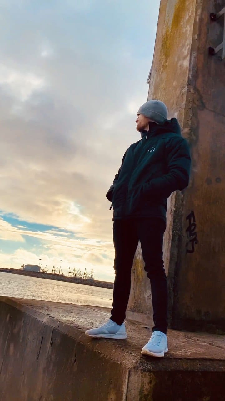 Post 10 by FACE THE FEAR ⚡️Apparel & Mindset on Instagram (video)